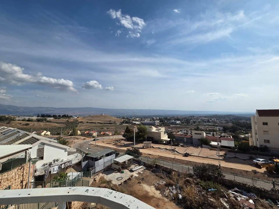 תמונה לפוסט למכירה בבימת תל חי בית