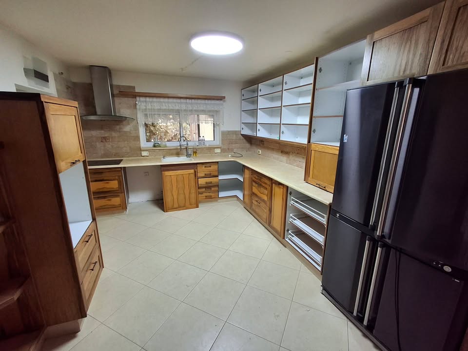תמונה לפוסט למכירה במרכז המושבה מטולה. 300/466 מ"ר. בית